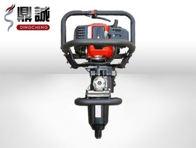 點擊查看詳細(xì)信息<br>標(biāo)題：便攜式內(nèi)燃扳手 閱讀次數(shù)：4668