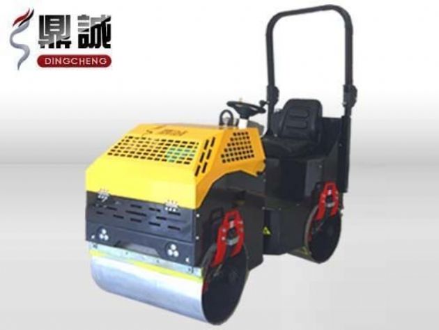 點(diǎn)擊查看詳細(xì)信息<br>標(biāo)題：1噸全液壓振動(dòng)壓路機(jī) 閱讀次數(shù)：14882